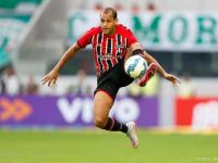 开云体育app-球队士气高昂，全队奋勇争先赢得称赞