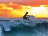 开云下载-夜幕下的极速华尔兹，三笘薰在F1街道赛之夜的进攻艺术