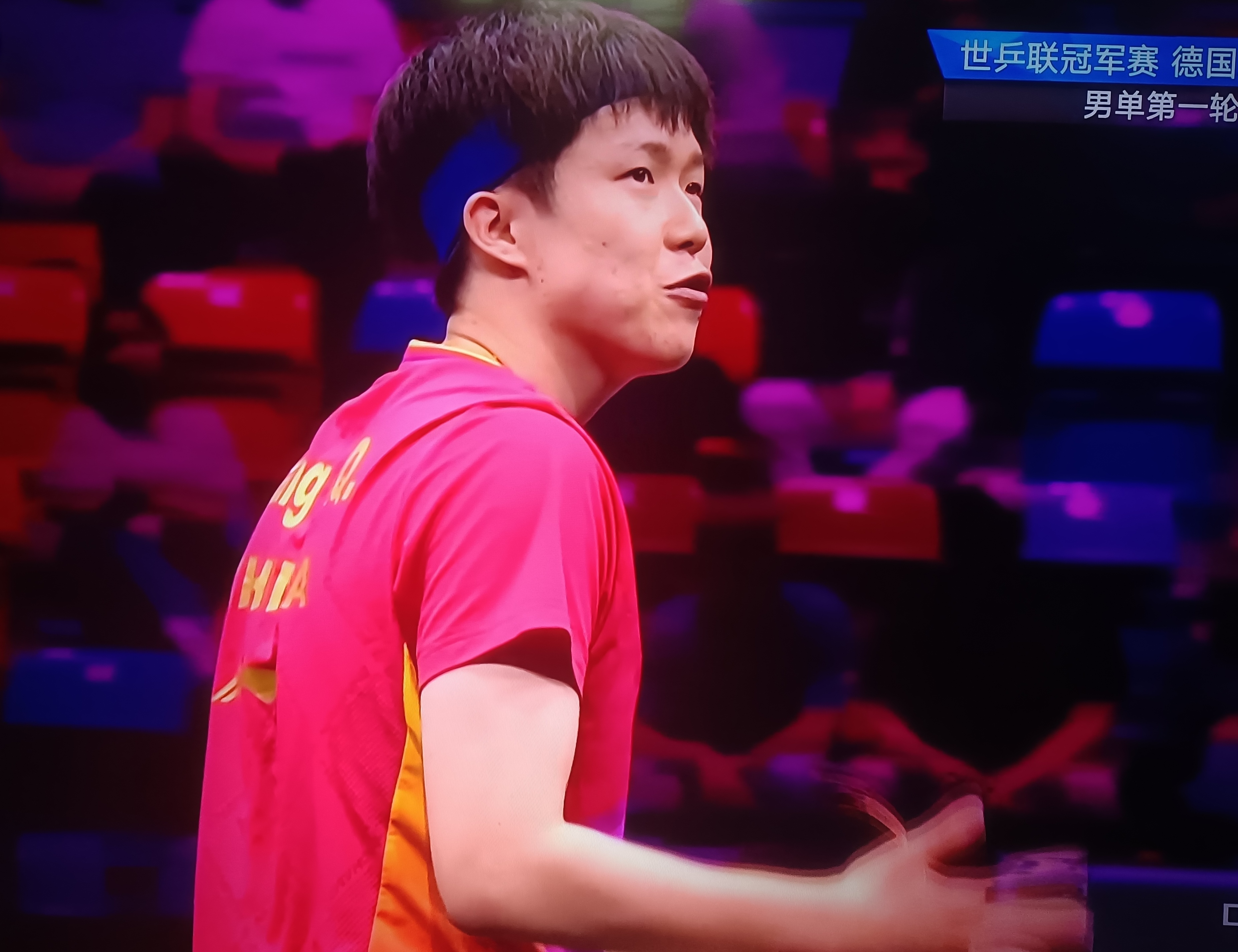 中国队在关键比赛中取胜，成功晋级下一轮