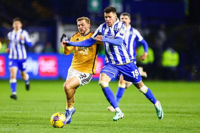 精彩对抗：豪门球队在比赛中一次又一次挑战极限的简单介绍