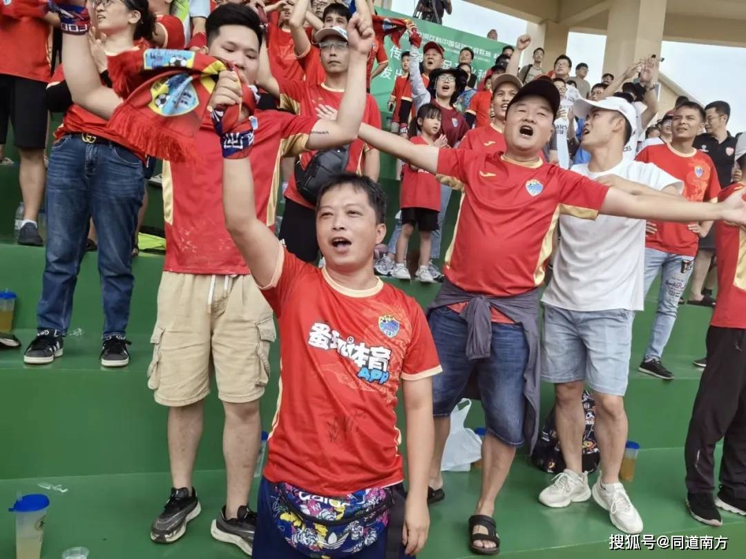 喜爱足球的球迷们将在全球舞台上共同见证精彩的简单介绍