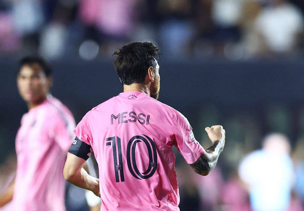 篮球明星带伤上阵，率领球队逆转取胜的简单介绍