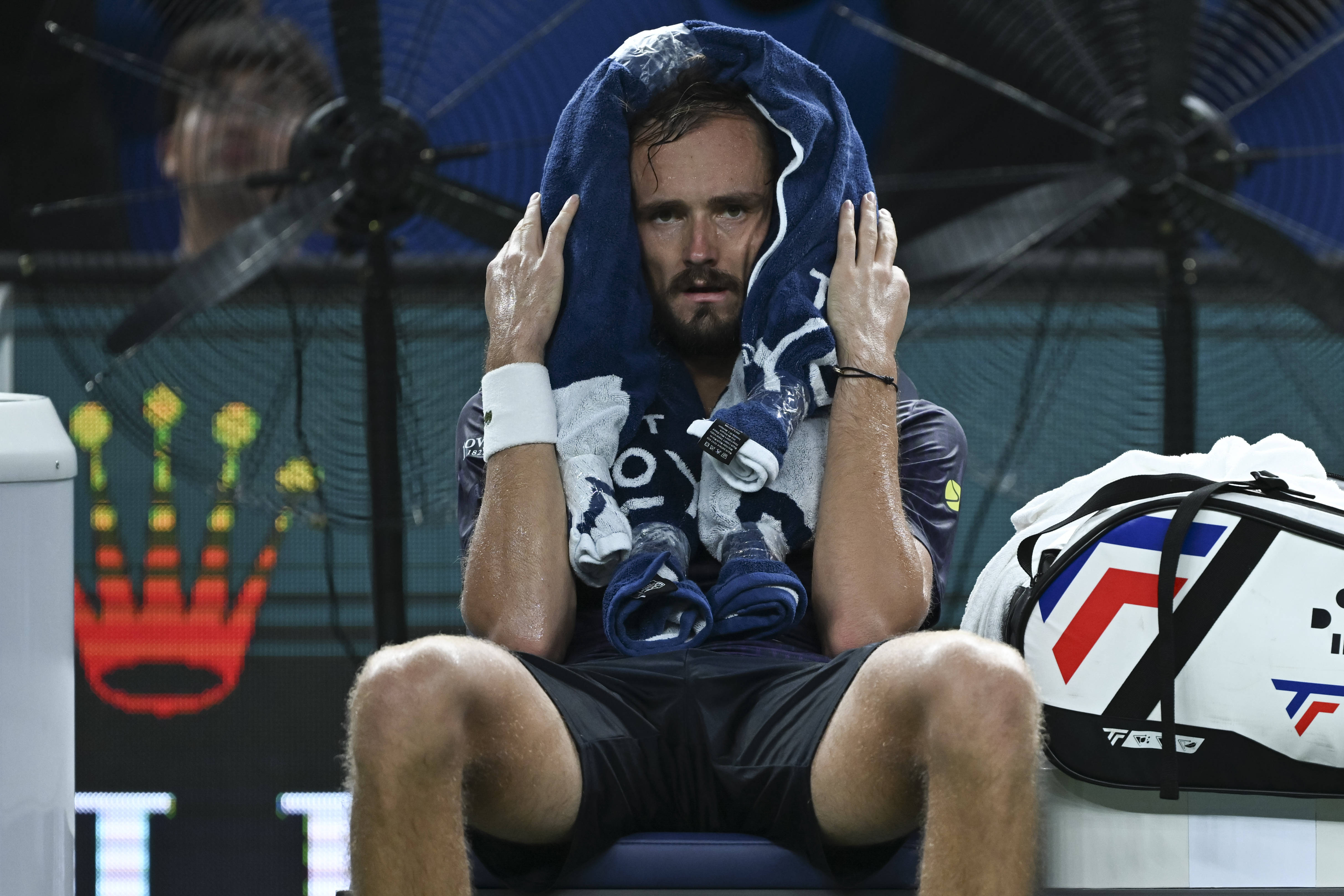 意大利网球队完胜世界网球队,梅德韦杰夫送出助攻的简单介绍 意大利网球队完胜世界网球队,梅德韦杰夫送出助攻的简单介绍