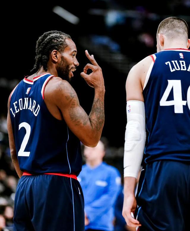 包含掘金绝杀湖人B队，莫兰特爆发神勇的词条