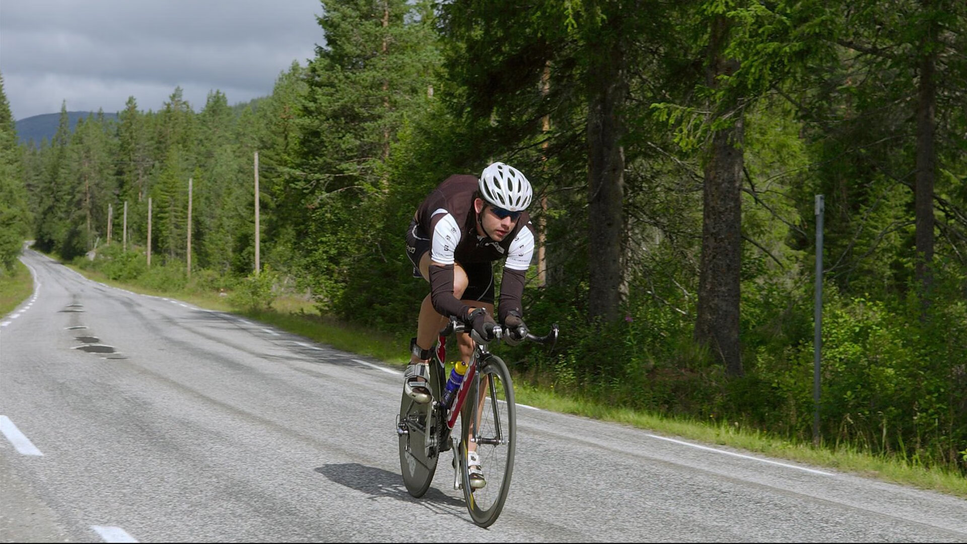 佩德里爆发点燃逆转之火，莱比锡红牛式韧性如何逆转加拿大足球寒冬？